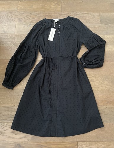 Black long sleeved - dress., per