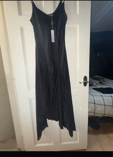 Slinky black floaty hanky hem - black,