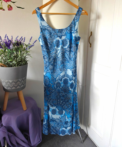 Per una blue white paisley - una,